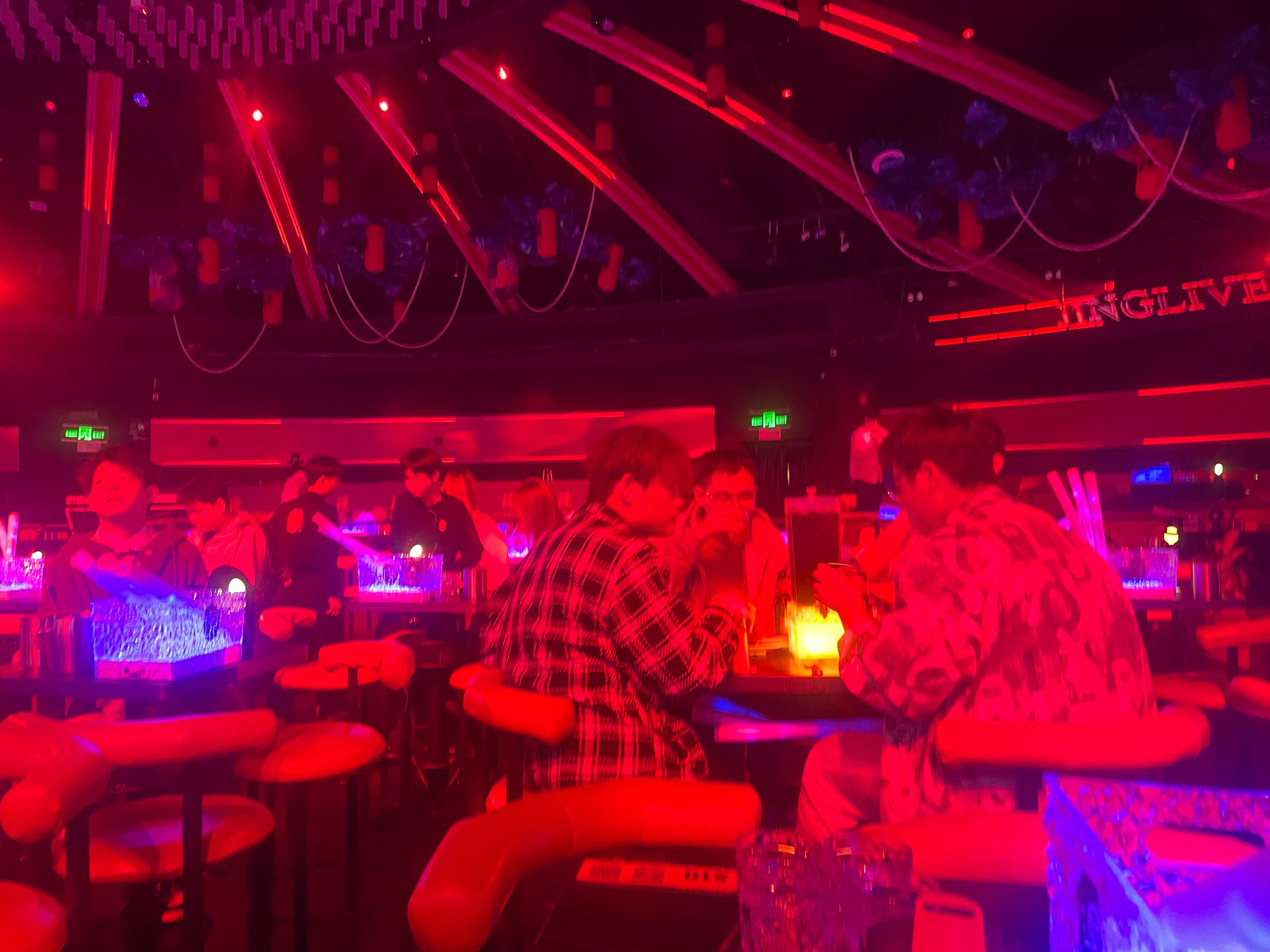 双鸭山商务ktv最佳选择-四方台区ktv预定